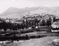 Szlovákia, Rózsahegy, a város látképe a Vág folyóval, előtérben a vasútállomás., 1933, Schermann Ákos, Csehszlovákia, templom, vasútállomás, Fortepan #96059