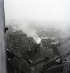 Csehország, Prága, kilátás a városháza tornyából a Károly híd felé, előtérben a Óváros tér (Staromestské namesti) házai., 1959, Kotnyek Antal, Csehszlovákia, madártávlat, Fortepan #96340