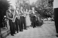 Magyarország, Budapest II., Hűvösvölgyi út (Vörös Hadsereg útja) 36., a Budagyöngye étterem kerthelyisége., 1966, Kotnyek Antal, trombita, nagybőgő, szaxofon, Budapest, Fortepan #96370