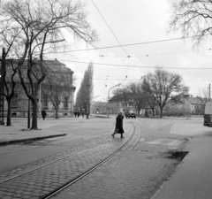 Magyarország, Szeged, Tisza Lajos (Lenin) körút - József Attila sugárút találkozása a Stefániáról (Tanácsköztársaság útja) nézve., 1969, UVATERV, UAZ-452, Fortepan #96689