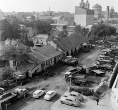 Magyarország, Eger, Klapka György utca, a 4 sz. AKÖV telepe, mögötte a Gárdonyi Géza Színház, háttérben a Főszékesegyház., 1964, UVATERV, Bazilika, klasszicizmus, székesegyház, Hild József-terv, Fortepan #97020