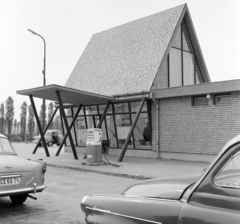 Magyarország, Tatabánya, Felsőgallai út, benzinkút az 1-es főút mellett., 1965, UVATERV, Skoda-márka, benzinkút, Skoda Octavia, rendszám, Skoda Felicia, Fortepan #97111