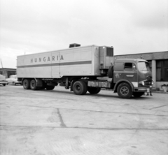 Magyarország, Budapest XI., a 20 sz. AKÖV telephelye a Than Károly utca - Andor utca - Pajkos utca határolta területen., 1965, UVATERV, Saurer-márka, Budapest, fuvarozás, kamion, Fortepan #97122