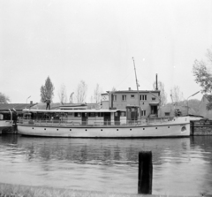 Magyarország,Balaton, Siófok, a kikötő hátsó öble, Szigliget motoros személyhajó., 1965, UVATERV, Fortepan #97138