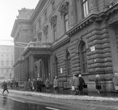 Magyarország, Budapest VIII., Blaha Lujza tér, a Nemzeti Színház Rákóczi úti oldala., 1965, UVATERV, Fellner és Helmer-terv, eklektikus építészet, Budapest, Fortepan #97196