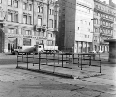 Magyarország, Budapest V., Belgrád rakpart a MAHART nemzetközi hajóállomásától nézve, szemben a Havas utca., 1968, UVATERV, Skoda-márka, Robur-márka, Budapest, Fortepan #97415