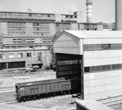 Hungary, Almásfüzitő, Timföldgyár., 1969, UVATERV, Soviet brand, commercial vehicle, ZIL-brand, factory, Red Star, factory chimney, alumina factory, Fortepan #97684