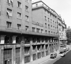 Magyarország, Budapest VII., Dohány utca a Károly (Tanács) körút felől a Síp utca felé nézve, Egyetemi Nyomda., 1969, UVATERV, teherautó, utcakép, vörös csillag, automobil, furgon, Budapest, Fortepan #97719