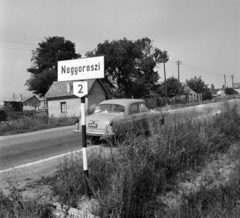 Magyarország, Nagyoroszi, 2-es főút a község határában., 1969, UVATERV, országút, GAZ M21 Volga, helységnév tábla, Fortepan #97729