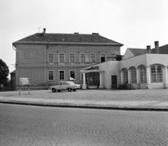 Magyarország, Mosonmagyaróvár, Régi Vámház tér., 1970, UVATERV, taxi, Polski Fiat 125p, Fortepan #97849