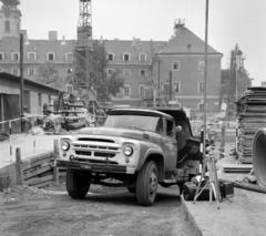 Hungary, Budapest I., Batthyány tér, a metróépítés területe, háttérben a Szent Ferenc sebei templom és az egykori ferences kolostor., 1970, UVATERV, Soviet brand, commercial vehicle, ZIL-brand, subway construction, number plate, subway station, Budapest, Fortepan #97949