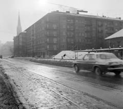 Magyarország, Budapest I., Bem rakpart a Batthyány tértől a Szilágyi Dezső téri református templom felé nézve., 1971, UVATERV, Budapest, Mercedes W115, Fortepan #98001