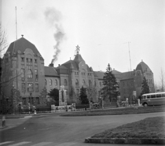 Magyarország, Pécs, Indóház (Lenin) tér a vasútállomás előtt, balra a Szabadság utca torkolata., 1972, UVATERV, Fortepan #98215