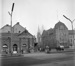 Magyarország, Pécs, Indóház (Lenin) tér a vasútállomás előtt, szemben a Szabadság utca., 1972, UVATERV, Fortepan #98216