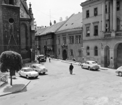 Magyarország, Sopron, Fő (Beloiannisz) tér, szemben a Templom utca., 1967, UVATERV, utcakép, Skoda 1000 MB, GAZ 69, FSO Warszawa, állvány, Fortepan #98283