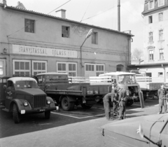 Magyarország, Budapest IX., Dandár utca 23., Volán 1. sz. Vállalat 5. sz. Üzemegység, Javító Műhely., 1972, UVATERV, teherautó, Volán-szervezet, Budapest, Fortepan #98323