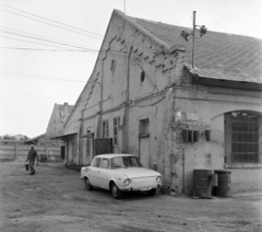 Magyarország, Budapest XIV., Jerney utca 56., a Volántourist Vállalat telephelye., 1972, UVATERV, Skoda-márka, automobil, rendszám, Volán-szervezet, Budapest, Fortepan #98342