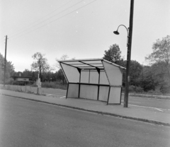 Magyarország, Budapest XII., Eötvös út, buszmegálló és parkoló a Gyermekvasút (Úttörővasút) Normafa megállója mellett., 1973, UVATERV, Budapest, Fortepan #98523