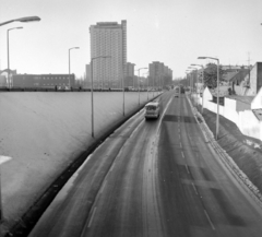 Magyarország, Debrecen, Wesselényi utca (4-es főút) a Mikepércsi úti felüljáróról a Petőfi tér felé nézve., 1973, UVATERV, magasház, Fortepan #98544