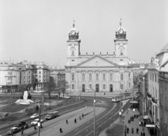 Magyarország, Debrecen, Piac utca (Vörös Hadsereg útja), balra a Kossuth tér, szemben a Református Nagytemplom., 1974, UVATERV, klasszicizmus, timpanon, Rabl Károly-terv, Péchy Mihály-terv, Fortepan #98584