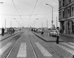 Magyarország, Budapest II., Margit körút (Mártírok útja), villamosmegálló a Margit híd budai hídfőjénél a Frankel Leó út irányából nézve., 1974, UVATERV, Budapest, Fortepan #98636