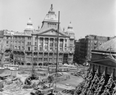 Magyarország, Budapest V.,Budapest VI., Deák Ferenc tér az aluljáró építése idején, szemben az Anker-ház., 1974, UVATERV, Alpár Ignác-terv, palota, eklektikus építészet, Budapest, Fortepan #98658