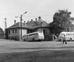 Magyarország, Salgótarján, ideiglenes autóbusz-állomás a Fürdő út - Karancsi út - Bartók Béla út határolta területen., 1974, UVATERV, autóbusz, Ikarus-márka, Ikarus 66, rendszám, Fortepan #98690