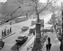 Magyarország, Budapest V.,Budapest VI., Bajcsy-Zsilinszky út, balra a Nagymező utca, jobbra a Kálmán Imre utca., 1974, UVATERV, Lada-márka, Polski Fiat-márka, Ikarus 180, Velorex-márka, Nysa 522, Budapest, Skoda 1203, Fortepan #98754