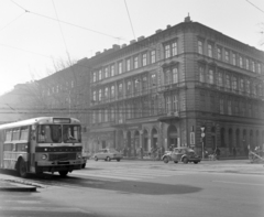 Magyarország, Budapest V., Bajcsy-Zsilinszky út - Kálmán Imre utca sarok., 1974, UVATERV, autóbusz, Ikarus-márka, Ikarus 180, Budapest, Fortepan #98758