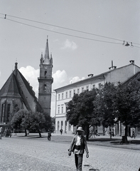 Romania,Transylvania, Bistrița, evangélikus templom a Fa utca (strada Liviu Rebreanu) felől nézve., 1942, Kurutz Márton, church, street view, genre painting, gothic, Petrus Italus-design, Fortepan #9888