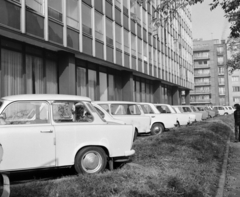 Hungary, Budapest II., Margit körút (Mártírok útja) 85-87., Kohó- és Gépipari Minisztérium., 1975, UVATERV, Budapest, car park, Fortepan #99050