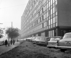 Hungary, Budapest II., Margit körút (Mártírok útja) 85-87., Kohó- és Gépipari Minisztérium., 1975, UVATERV, Budapest, number plate, Zaporozhetz-brand, M21 Wolga, Fortepan #99051