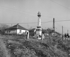 Magyarország, Budapest XI., Törökbálinti út - Gazdagréti út sarok, Szentháromság-szobor., 1976, UVATERV, Budapest, Fortepan #99080