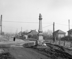 Magyarország, Budapest XI., Törökbálinti út, balra az Irhás árok, jobbra a Gazdagréti út, Szentháromság-szobor., 1976, UVATERV, Budapest, Fortepan #99081