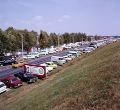 Magyarország, Budapest X., Albertirsai (Dobi István) út, a vásárterület parkolója., 1976, UVATERV, színes, Ikarus-márka, Barkas-márka, Zuk-márka, Robur-márka, nemzetközi vásár, GAZ 24 Volga, Wartburg 311/312, Trabant 601, Skoda 100, Polski Fiat 126p, Polski Fiat 125p, Wartburg 353, VAZ 2101, VAZ 2103/2106, Moszkvics 412, Mercedes W115, Nysa 522, Budapest, Peugeot 504, RAF Latvija, Trabant 601 Universal, Fortepan #99231