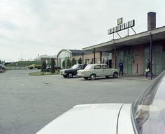 Magyarország, Zalaegerszeg, Zrínyi Miklós utca, AFIT szervíz. Balra a háttérben a Szállítók útja., 1973, UVATERV, színes, AFIT-szervezet, Fortepan #99282