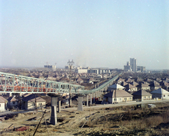 Magyarország, Miskolc, Hejőcsaba, cementgyári szállítószalag a Dr Kalocsay Kálmán utcától a Görgős utca és a gyár felé nézve., 1973, UVATERV, színes, városkép, kilátás, Fortepan #99315