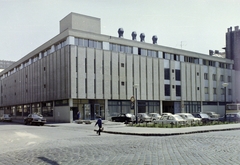 Hungary, Budapest XIII., Hegedűs Gyula utca 79-81., garázs- és irodaépület (később a Közbeszerzési és Ellátási Főigazgatóság / KEF telephelye)., 1975, UVATERV, colorful, street view, Budapest, car park, Brutalist architecture, Fortepan #99374