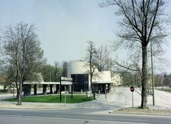 Magyarország, Balatonalmádi, Petőfi Sándor utca, autóbusz-állomás., 1977, UVATERV, színes, autóbuszállomás, autóbusz, Ikarus-márka, Fortepan #99413