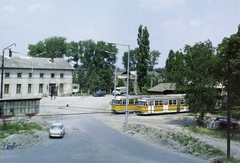 Magyarország, Szeged, Pulz utca, az 1-es villamos-végállomása a Szeged-Rókus vasútállomásnál., 1977, UVATERV, színes, Skoda-márka, Lada-márka, Zuk-márka, villamos, láda, Skoda 1000 MB, VAZ 2101, FVV CSM-2/CSM-4, Fortepan #99422