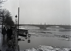 Hungary, Budapest II., budai alsó rakpart, Bem József (Pálffy) téri hajóállomás., 1941, Kurutz Márton, water surface, flood, road sign, Budapest, Fortepan #9944