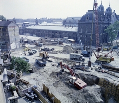 Magyarország, Budapest VI.,Budapest XIII., Nyugati (Marx) tér az aluljáró és a felüljáró építési munkálatai alatt. Balra a Váci út, szemben a Nyugati pályaudvar., 1978, UVATERV, színes, építkezés, Budapest, Gustave Eiffel-terv, Fortepan #99445