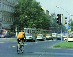 Hungary, Budapest VI., Teréz (Lenin) körút az Oktogonról (November 7. tér) a Nyugati (Marx) tér irányába nézve., 1985, UVATERV, bicycle, colorful, traffic, street view, Barkas-brand, Robur-brand, tram, Budapest, public transport line number, racing bicycle, Fortepan #99474