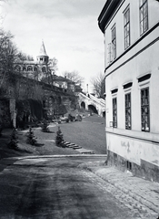 Magyarország, Víziváros, Budapest I., Csónak utca a Hunyadi János út felső szakasza alatt, háttérben a Halászbástya és a Jezsuita lépcső., 1943, Kurutz Márton, lépcső, Budapest, Fortepan #9948