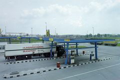 Hungary, Budapest XXIII., Nagykőrösi út 351., Hungarocamion telep., 1987, UVATERV, colorful, gas station, Budapest, camion, Hungarocamion-organisation, Fortepan #99503