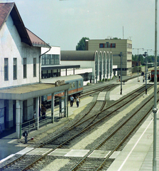 Magyarország, Mátészalka, vasútállomás., 1990, UVATERV, színes, vasútállomás, helységnév tábla, Fortepan #99520