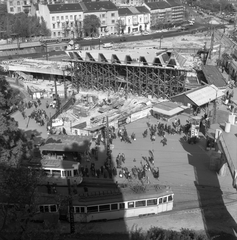 Magyarország, Budapest II., Széll Kálmán (Moszkva) tér, épül a metróállomás csarnoka., 1972, UVATERV, árnyék, metróépítés, Budapest, Fortepan #99528