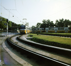 Magyarország, Budapest XI., Márton Áron (Kis Ferenc) tér, az 59-es villamos-végállomása a Farkasréti temető felső bejáratánál., 1980, UVATERV, színes, csehszlovák gyártmány, Tatra-márka, villamos, Budapest, Tatra T5C5, viszonylatszám, Fortepan #99560