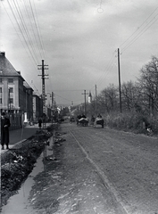 Magyarország, Szekszárd, Szent István tér, balra a Pénzügyi Palota (később a Tolna megyei Önkormányzat épülete)., 1943, Kurutz Márton, lovaskocsi, légvezeték, Fortepan #9967